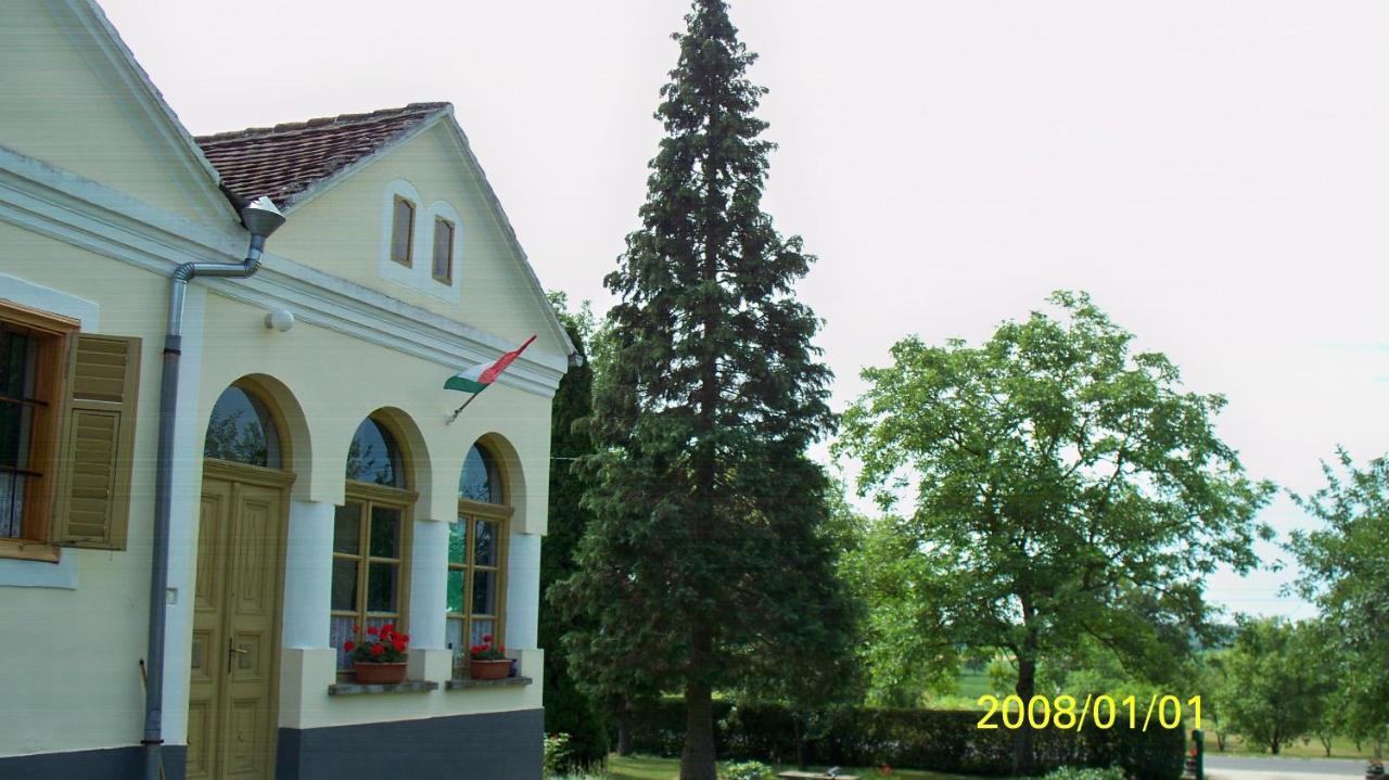 Апартаменты Molnarporta Szentgyorgyvolgy Экстерьер фото